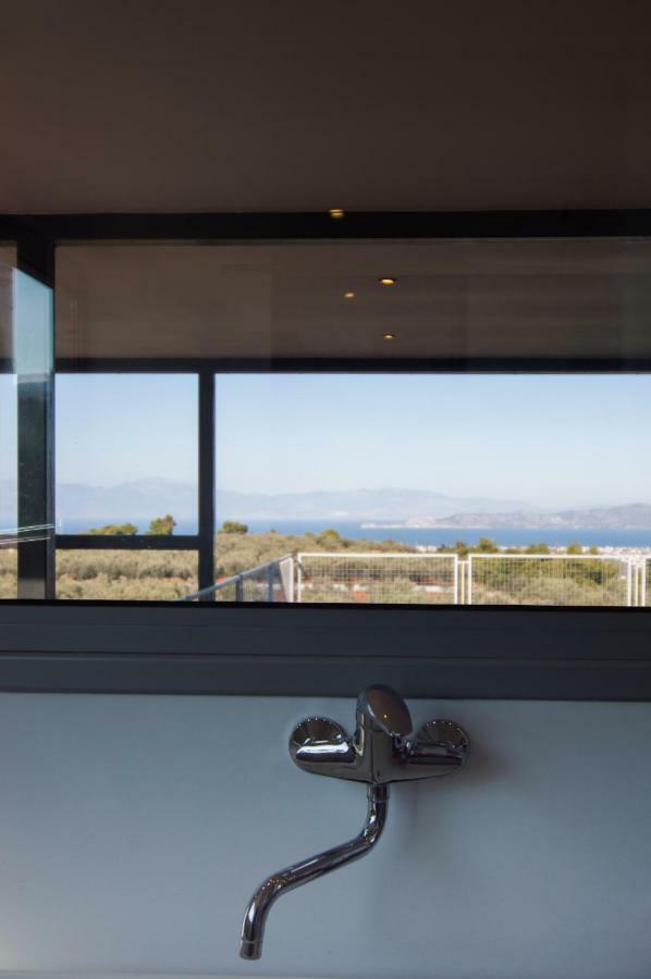 Country Villa Peloponnese With Tennis Court And Pool Zevgolateíon Eksteriør billede